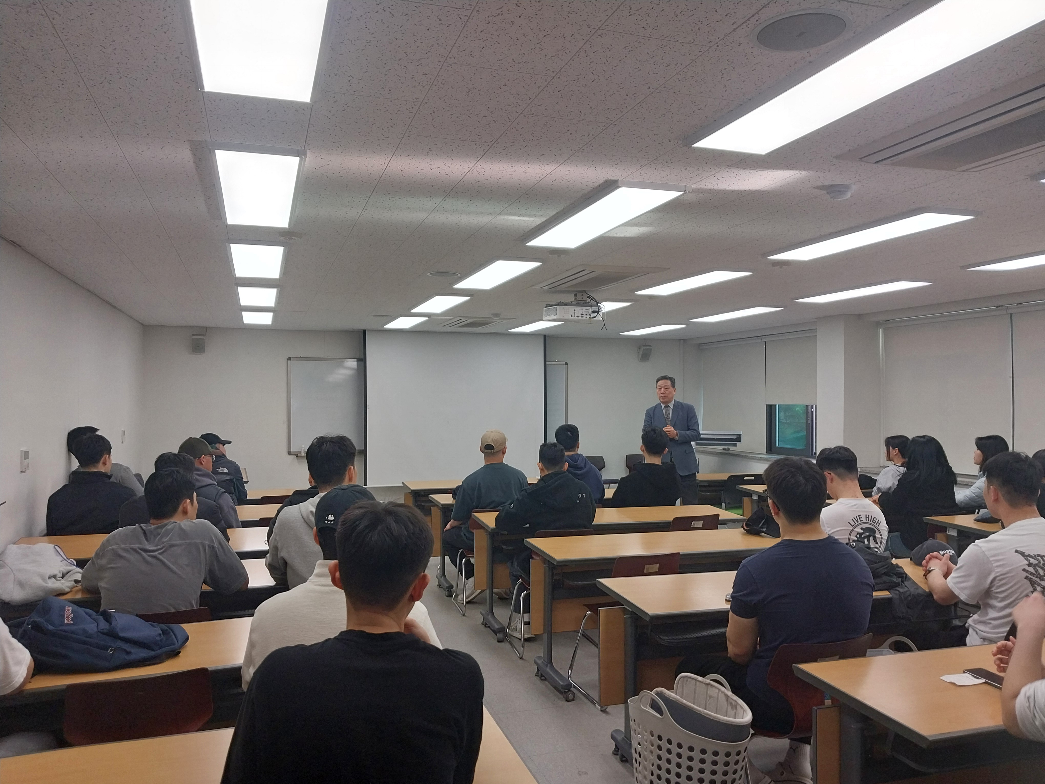16기(1학년) 안영호교수 특강.jpg